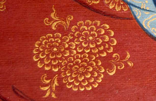Flower motif with gold